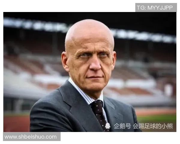 德国光头足球明星的传奇人生与赛场风采揭秘